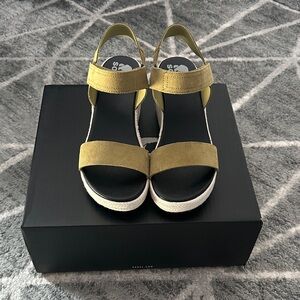 Sorel Cameron Wedge Sandal sz 8